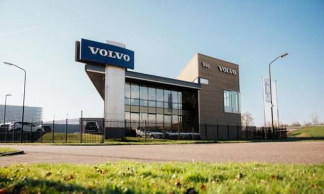 Volvo EC40 Single Motor Extended Range Plus 82 kWh | Memory stoelen | Pilot assist | Panoramadak