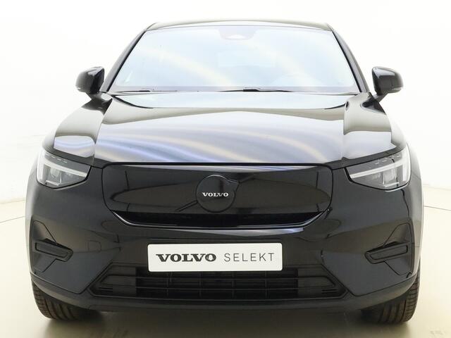 Volvo EC40 Extended Range Plus Black Edition / GRATIS TREKHAAK T.W.V. ¤ 1.295,- * / NIEUW / MY26 / DIRECT LEVERBAAR / NUBUCK / GETINT GLAS /