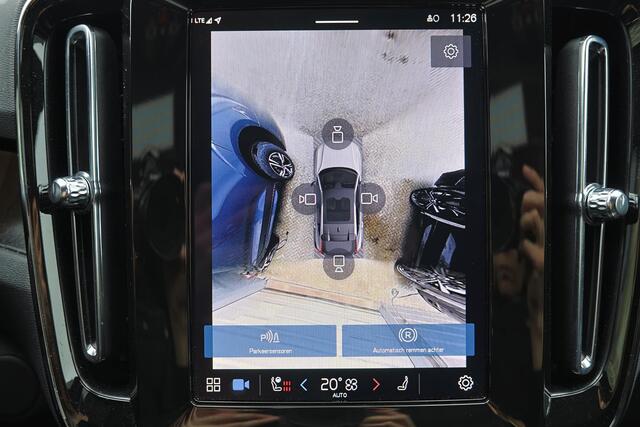 Volvo EC40 Performance Plus 82 kWh - Panoramadak - IntelliSafe Assist & Surround - 360º Camera - Verwarmde voorstoelen, stuur & achterbank - Parkeersensoren voor & achter - Elektr. bedienb. voorstoelen met geheugen links - Draadloze tel. lader - Warmtepomp - Extra g