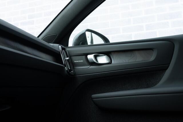 Volvo EC40 Extended Range 82 kWh Plus Black Edition | All Season Banden | Pixel LED Koplampen | 360 Camera | Panoramadak | Adaptive Cruise Control | Stoel-/Stuurverwarming | Harman Kardon Audio | Getint glas | Warmte pomp | LED mistlampen | Google Maps navig