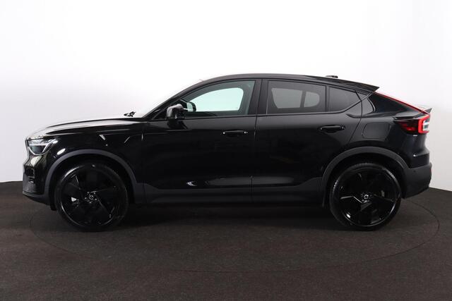 Volvo EC40 Extended Range Plus Black Ed. 82 kWh - IntelliSafe Assist & Surround - 360º Camera - Verwarmde voorstoelen, stuur & achterbank - Parkeersensoren voor & achter - Elektr. bedienb. bestuurdersstoel met geheugen - Draadloze tel. lader - Warmtepomp - Extra get