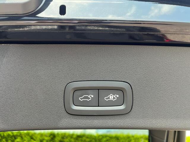 Volvo EC40 Single Motor Extended Range Plus 82 kWh | Donker getinte ramen | Trekhaak