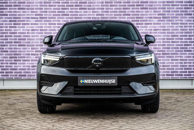 Volvo EC40 Single Motor Extended Range Ultra Europa Black Editon | Adaptieve Cruise Control | BLIS | Panoramadak | Harman / Kardon | Nubuck | 360 Camera | 20" | Memory | Elektrische Stoelen | Stoelverwarming voor & achter | Stuuverwarming |
