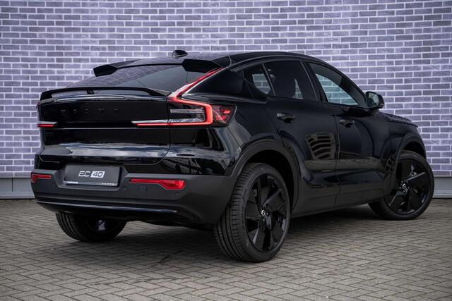 Volvo EC40 Single Motor Plus Black Edition Europa 70 kWh | Panoramadak | Parkeer Camera | Adaptieve Cruise Control | Harman/Kardon | Achterbank Verwarming | Warmtepomp |