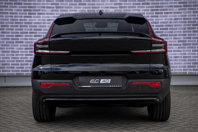 Volvo EC40 Single Motor Plus Black Edition Europa 70 kWh | Panoramadak | Parkeer Camera | Adaptieve Cruise Control | Harman/Kardon | Achterbank Verwarming | Warmtepomp |