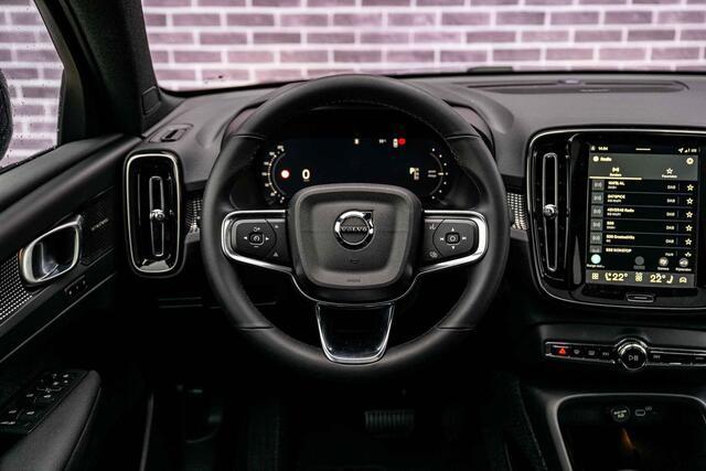 Volvo EC40 Single Motor Extended Range Ultra Europa Black Editon | Adaptieve Cruise Control | BLIS | Panoramadak | Harman / Kardon | Nubuck | 360 Camera | 20" | Memory | Elektrische Stoelen | Stoelverwarming voor & achter | Stuurverwarming |