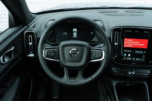 Volvo EC40 Single Motor Plus Black Edition Europa 70 kWh | Harman Kardon Audio | Adaptieve Cruise Control | Stuur-/Stoelverwarming V+A | Getint Glas | Panoramadak |