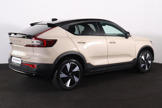 Volvo EC40 Performance Ultra 82 kWh - Panoramadak - IntelliSafe Assist & Surround - 360º Camera - Harman/Kardon audio - Verwarmde voorstoelen, stuur & achterbank - Parkeersensoren voor & achter - Elektr. bedienb. voorstoelen met geheugen links - Draadloze tel. lader