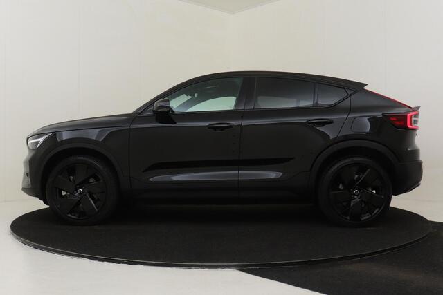 Volvo EC40 TWIN MOTOR PERFORMANCE ULTRA BLACK EDITION 82 kWh *FULL OPTIONS!* -PANO.DAK|HARMAN/KARDON|360°CAM|LIGHTING|POWER-SEATS|20"|SoH:99% *NW.PRIJS ¤64.824,-*