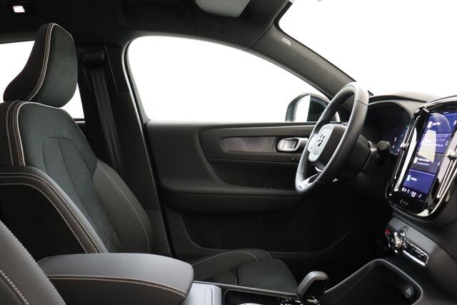 Volvo EC40 TWIN MOTOR PERFORMANCE ULTRA BLACK EDITION 82 kWh *FULL OPTIONS!* -PANO.DAK|HARMAN/KARDON|360°CAM|LIGHTING|POWER-SEATS|20"|SoH:99% *NW.PRIJS ¤64.824,-*