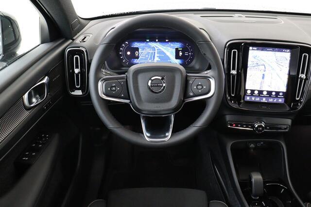 Volvo EC40 TWIN MOTOR ULTRA BLACK EDITION EUROPA 82 kWh PANO.DAK|HARMAN/KARDON|360°CAM|POWER-SEATS|PRIVACY.GLAS|VERW.ACHTERBANK|20"