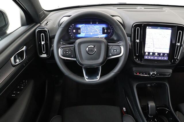 Volvo EC40 SINGLE MOTOR EXT. RANGE ULTRA BLACK EDITION EUROPA -PANO.DAK|HARMAN/KARDON|360°CAM|POWER-SEATS|PRIVACY.GLAS|VERW.ACHTERBANK|SMOKE|22"