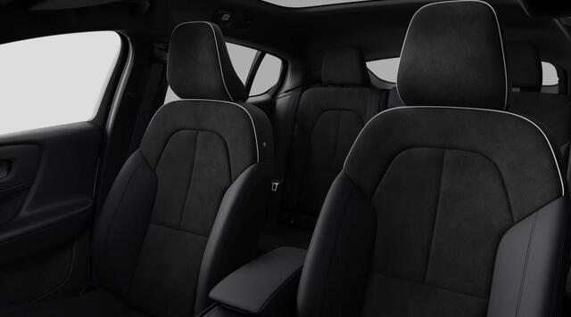 Volvo EC40 Twin Motor Plus Black Edition Europa 82 kWh Lighting Climate Visual Park Assist Dak hoogglans zwart Extra getint glas achter