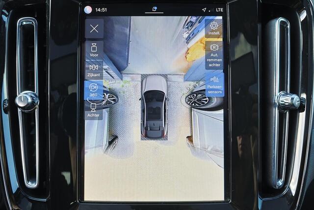 Volvo EC40 Extended Range Ultra Black Ed. 82 kWh - Panoramadak - IntelliSafe Assist & Surround - 360º Camera - Harman/Kardon audio - Verwarmde voorstoelen, stuur & achterbank - Parkeersensoren voor & achter - Elektr. bedienb. voorstoelen met geheugen links - Draadloze tel. lader - Warmtepomp - Extra getint glas - 20' LMV