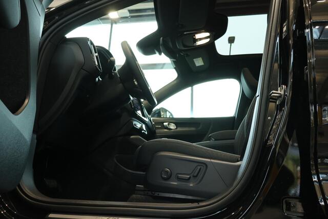 Volvo EC40 Single Motor Extended Range Plus Black Edition | 360º Visual Park Camera | Elektrisch Verstelbare Voorstoelen | Stoel/Stuurverwarming | Harman Kardon Premium Audio |