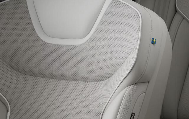 Volvo ES90 333PK SM Extended Range Ultra 92 kWh Luchtvering / Bowers&Wilkins / 22" / Pilot Assist Pack / Visual Park assist / Geventileerde voor- en achterstoelen / Panoramadak / Massagefunctie voorstoelen / Soft Close / HD Pixel LED koplampen