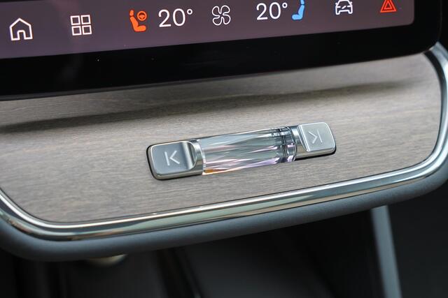 Volvo ES90 Single Motor Plus Launch Edition 92 kWh - Pilot Assist - Elektrochromatisch panoramadak - Adaptive Cruise Control - Bose Premium sound - Grafisch Head-up Display - Elektrisch verstelbare voorstoelen - Stoelverwarming & -koeling - Verwarmbaar stuurwiel - L
