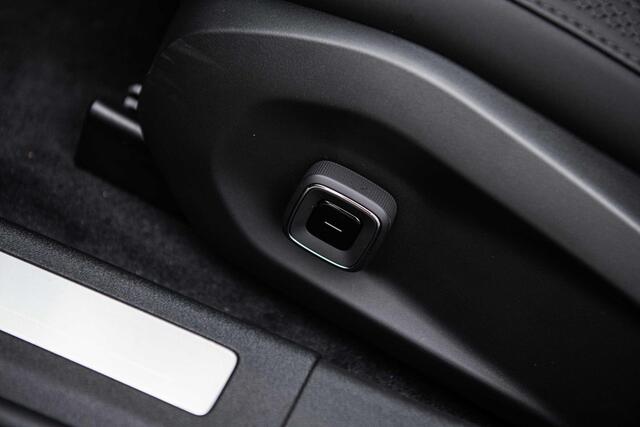 Volvo ES90 Single Motor Extended Range Ultra 92 kWh | Pilot Assist Pack | 22" | Bowers & Wilkins | Chrome Pack | Luchtvering | HD Pixel LED | Elektrochromatisch panoramadak | Gelamineerd Glas | Soft Close | Luxe middenarmsteun achter | Ventilatiestoelen voor & achter | Massage voorstoelen |