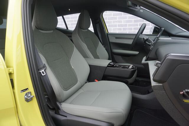Volvo EX30 Single Motor Extended Range Plus 69 kWh | Nieuw Binnen | Subsidie | Adaptive cruise controle | Google | Harman/Kardon |