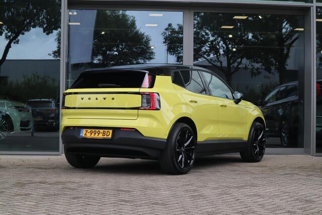 Volvo EX30 Single Motor Extended Range Ultra 69 kWh | 20'' Heico wielen| Iron Mark Hoogglans zwart| VOLVO letters achter hoogglans zwart| Harman Kardon audiosysteem| 360* camera met 3D beeldweergave| Elektrisch bedienbare voorstoelen| Verwarmbare voorstoelen| Stuurw
