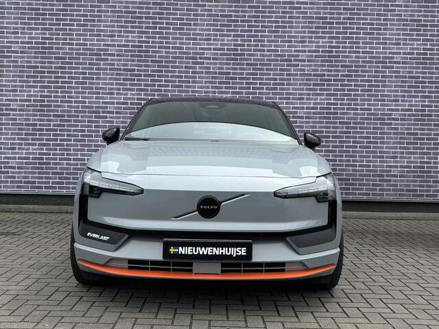 Volvo EX30 Single Motor Extended Range Plus | EVERLAST SPORT EDITION | 21" velgen | Stoel/stuurverwarming | Extra getint glas | Harman Kardon audio |