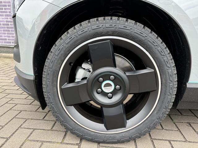 Volvo EX30 Single Motor Extended Range Plus | EVERLAST OUTLAND EDITION | 19" OFF ROAD velgen | Trekhaak | Stoel/stuurverwarming |