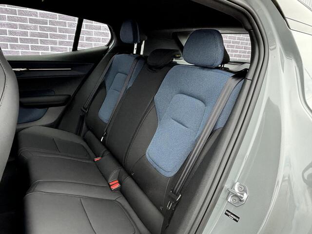 Volvo EX30 Single Motor Extended Range Plus | EVERLAST OUTLAND EDITION | 19" OFF ROAD velgen | Trekhaak | Stoel/stuurverwarming |