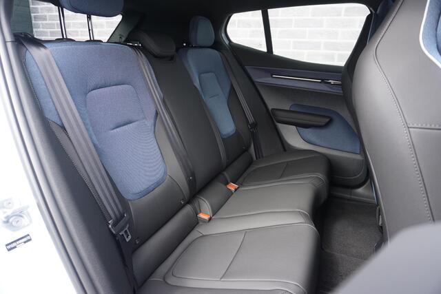 Volvo EX30 Single Motor Extended Range Plus 69 kWh | Subsidie | Adaptive cruise controle | Google | Harman/Kardon | Stoel / Stuur verwarming |