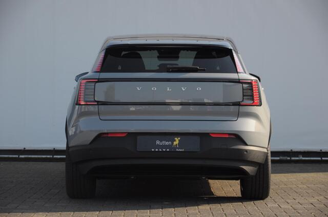 Volvo EX30 Single Motor 272PK Automaat Extended Range Plus : Adaptieve cruise control / SEPP-Subsidie / BLIS / Parkeersensoren met camera / Elektrische achterklep / 19" velgen / getint glas / Stoel en stuurwielverwarming / Google infotainment / Keyless entry