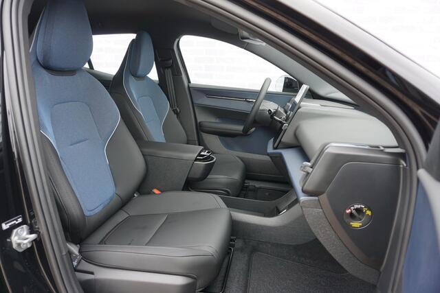 Volvo EX30 Single Motor Extended Range Plus 69 kWh | Snel leverbaar | 20'' | Blis dodehoekdetectie | Adaptive cruise controle | Google | Harman/Kardon | Elektrisch bedienbare achterklep |
