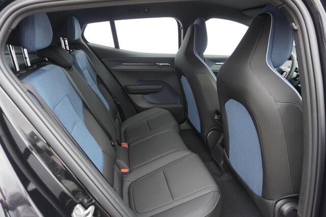 Volvo EX30 Single Motor Extended Range Plus 69 kWh | Snel leverbaar | 20'' | Blis dodehoekdetectie | Adaptive cruise controle | Google | Harman/Kardon | Elektrisch bedienbare achterklep |