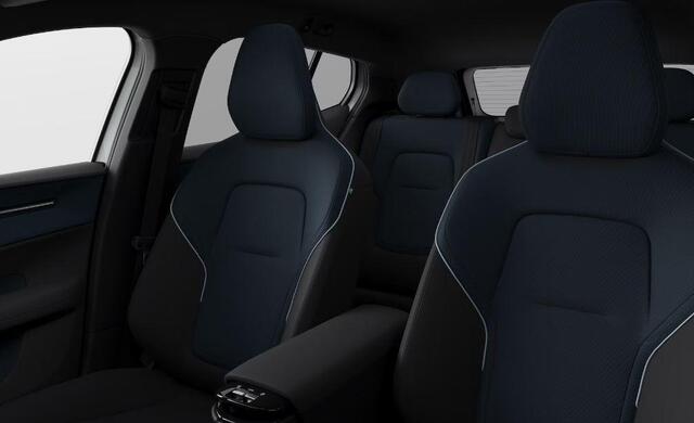 Volvo EX30 Single Motor Extended Range Plus 69kWh 272PK /Adaptieve Cruise Control/ Dodehoek Detectie / Parkeersensoren voor en achter/ Achteruitrijcamera/ Warmtepomp/ Google Services/
