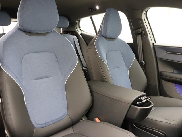 Volvo EX30 Extended Range Plus / ¤ 2.950,- SEPP SUBSIDIE + GRATIS LAADPAAL / OUDE PRIJS! / DIRECT LEVERBAAR / NIEUW /