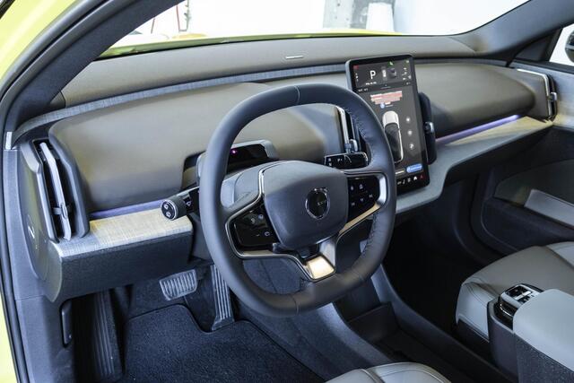 Volvo EX30 Single Motor Extended Range Plus 69 kWh | Gratis Wall box| Warmtepomp| Harman Kardon Premium Audio | Pilot Assist | Keyless Entry / Drive | Achteruitrijcamera | Stoel/Stuurverwarming