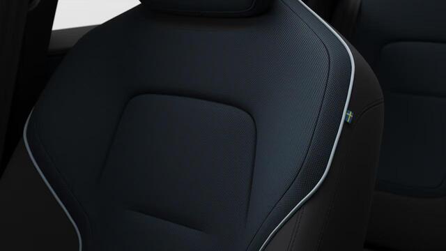 Volvo EX30 Single Motor Extended Range Plus 69 kWh | Direct Beschikbaar | Stoelverwarming | 20" Lichtmetalen Wielen | Harman Kardon Premium Audio | Keyless Entry | Achteruitrijcamera | Parkeersensoren V+A |