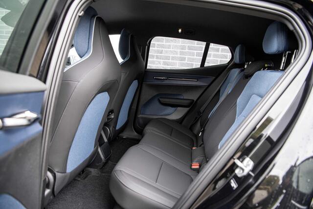 Volvo EX30 Single Motor Extended Range Plus 69 kWh | 20 Inch lichtmetalen velgen | Extra getint glas | Stoel + Stuurverwarming | Keyless | Harman Kardon audio
