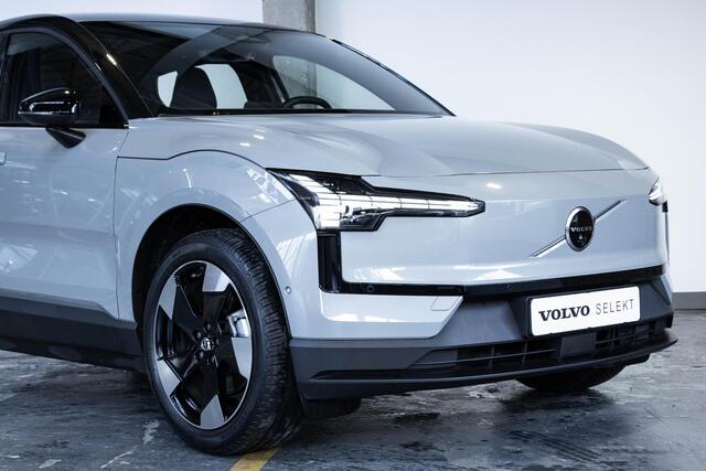 Volvo EX30 Single Motor Extended Range Ultra 69 kWh | 360º camera | Panoramadak | Harman Kardon audio | Sfeerverlichting en thema's interieur | Elektrische kofferklep