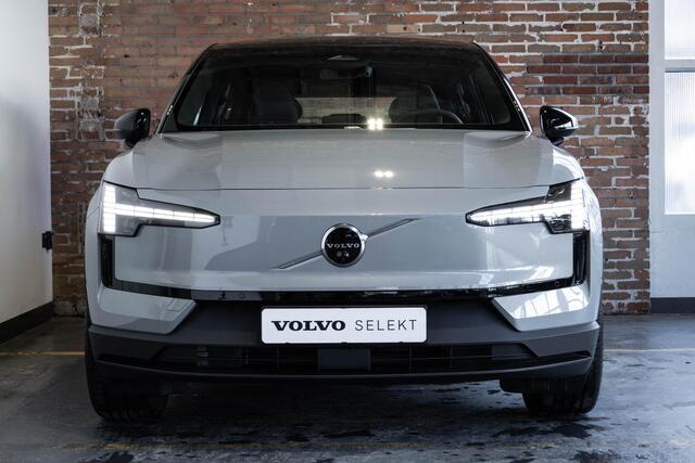 Volvo EX30 Single Motor Extended Range Ultra 69 kWh | 360º camera | Panoramadak | Harman Kardon audio | Sfeerverlichting en thema's interieur | Elektrische kofferklep
