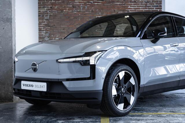 Volvo EX30 Single Motor Extended Range Ultra 69 kWh | 360º camera | Panoramadak | Harman Kardon audio | Sfeerverlichting en thema's interieur | Elektrische kofferklep