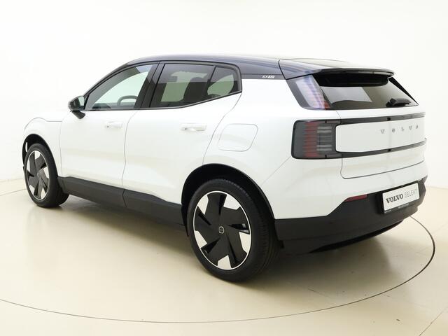 Volvo EX30 Single Motor Extended Range Plus 69 kWh / 1.000 km's DEMO / Warmtepomp / Getint glas / 19" / H&K Audio / Adapt. Cruise / Elektr. Achterklep /