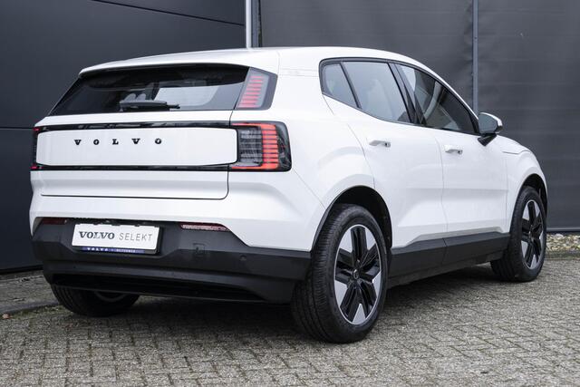 Volvo EX30 Single Motor Core 51 kWh | Verwarmbare voorstoelen en Stuurwiel | Adaptieve Cruise control | Blind spot | Interieur Voorverwarming | Parkeer Camera.