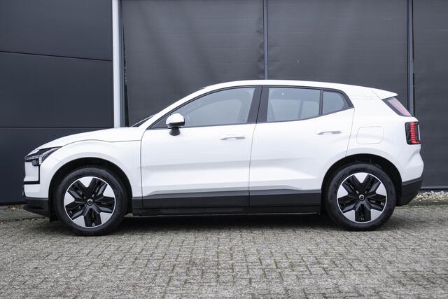 Volvo EX30 Single Motor Core 51 kWh | Verwarmbare voorstoelen en Stuurwiel | Adaptieve Cruise control | Blind spot | Interieur Voorverwarming | Parkeer Camera.