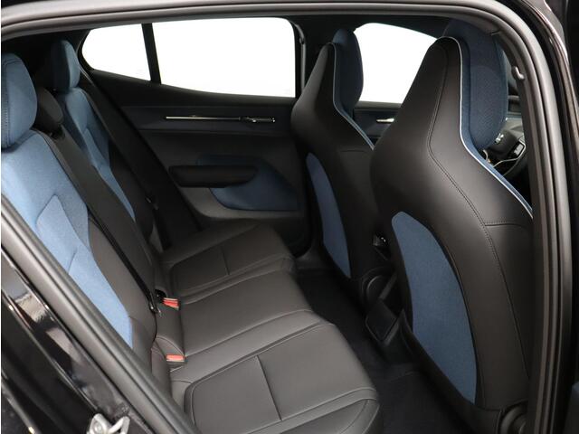 Volvo EX30 Single Motor Extended Range Plus 69 kWh / 20" Wielen / Harman Kardon / Adaptive Cruise / BLIS / Pilot Assist / Camera Achter /