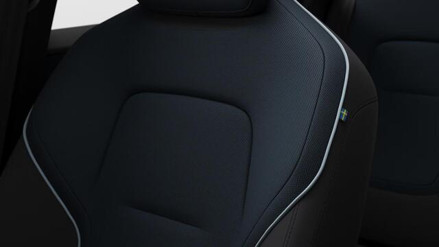 Volvo EX30 Single Motor Extended Range Plus 69 kWh | Direct Beschikbaar | Harman Kardon Premium Audio | Keyless Entry | Achteruitrijcamera | Parkeersensoren V+A | Donker Getint Glas | Pilot Assist |