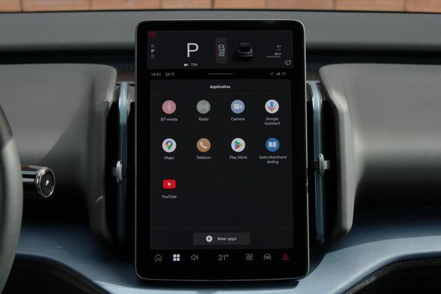 Volvo EX30 Single Motor Extended Range Plus 69 kWh | Direct Beschikbaar | Adaptieve Cruise Control | Pilot Assist | Harman/Kardon Audiosysteem | Getint Glas | Parkeersensoren voor en achter | Parkeercamera achter | 19" Lichtmetalen velgen |