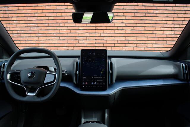 Volvo EX30 Single Motor Extended Range Plus 69 kWh | Direct Beschikbaar | Adaptieve Cruise Control | Pilot Assist | Harman/Kardon Audiosysteem | Getint Glas | Parkeersensoren voor en achter | Parkeercamera achter | 19" Lichtmetalen velgen |