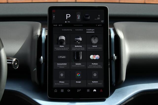 Volvo EX30 Single Motor Extended Range Plus 69 kWh | Direct Beschikbaar | Adaptieve Cruise Control | Pilot Assist | Harman/Kardon Audiosysteem | Getint Glas | Parkeersensoren voor en achter | Parkeercamera achter | 19" Lichtmetalen velgen |