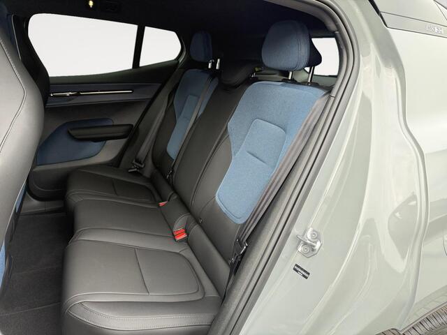Volvo EX30 Single Motor Plus 51 kWh Keyless Entry | Harman/Kardon Audio | Elektrische achterklep | Extra getint glas |