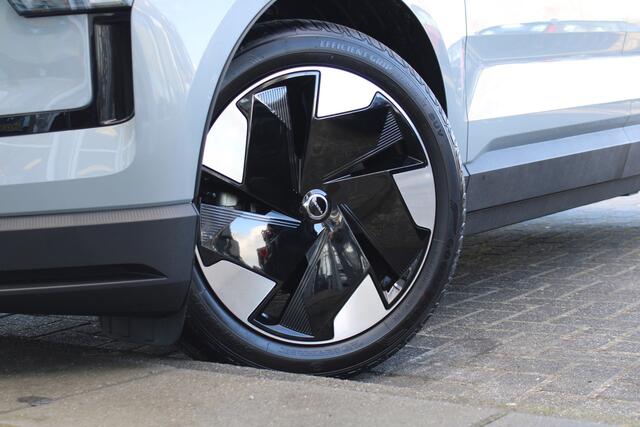 Volvo EX30 Extended Range Plus | 19" LMV | Adapt. Cruise | Privacy glass | Google Services