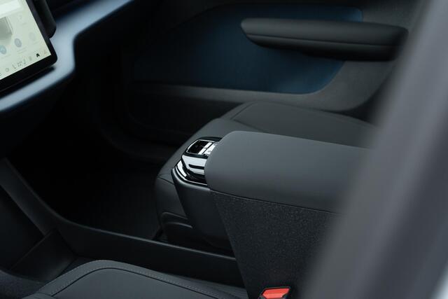 Volvo EX30 Single Motor Extended Range Plus | Long Range | Google | Adaptieve Cruise| Stoel-/Stuurverwarming | Keyless | Elek. Achterklep | BLIS | Harman Kardon Audio | Climate Control | 19" LM